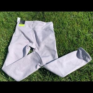 NWT Nike Epic Lux Dri-Fit Cropped Leggings Small